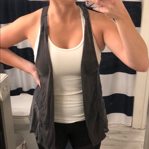 Grey vest - Picture 1 of 2